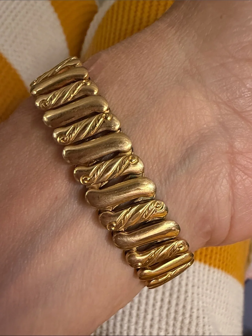 BELLAVANCE & SONS elegant gold